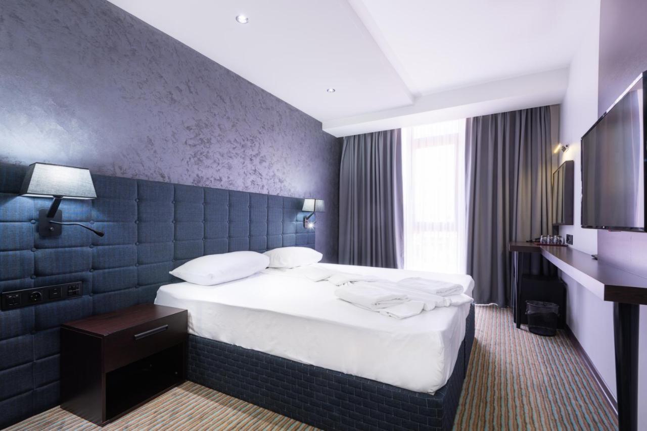 Double Room,1442304061:JPEG